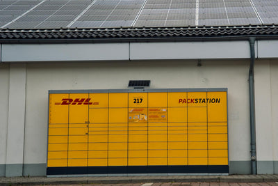 Pakket versturen: DHL of PostNL?